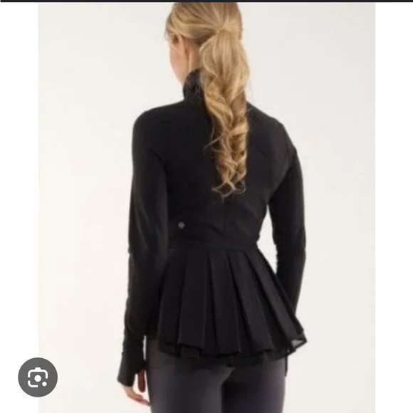 Lululemon Size 6 Black Zip Up Riding Jacket - Picture 1 of 3